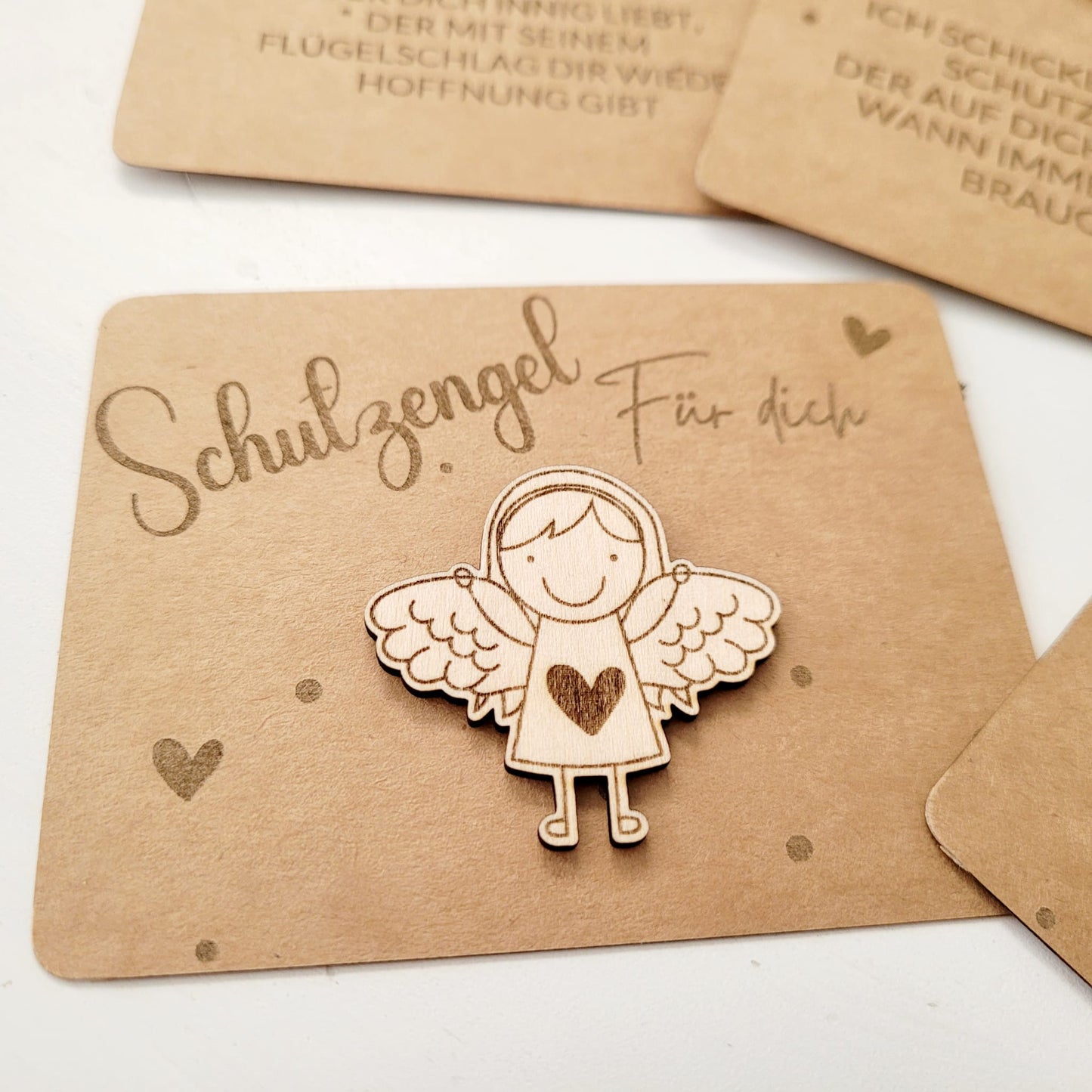 Karte mit einem Schutzengel aus Holz gelasert, personalisiert